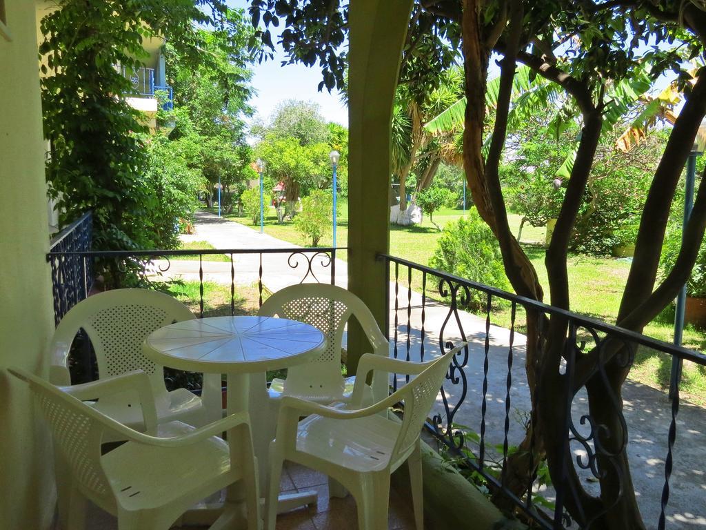 Maritime Hotel Apartments Petaloudes Dış mekan fotoğraf