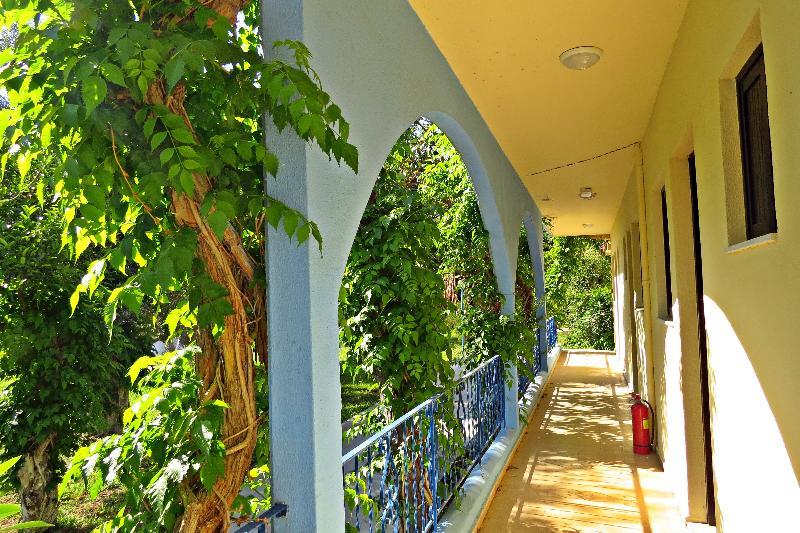 Maritime Hotel Apartments Petaloudes Dış mekan fotoğraf
