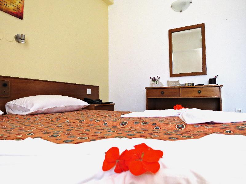 Maritime Hotel Apartments Petaloudes Dış mekan fotoğraf