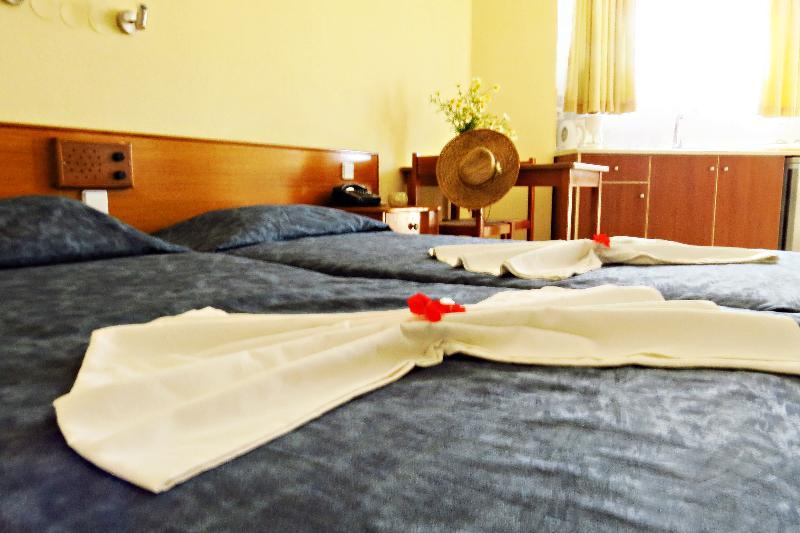 Maritime Hotel Apartments Petaloudes Dış mekan fotoğraf