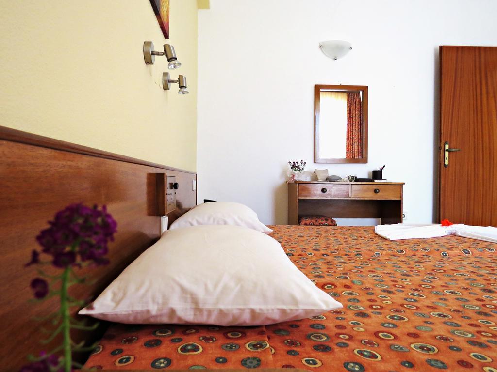 Maritime Hotel Apartments Petaloudes Dış mekan fotoğraf