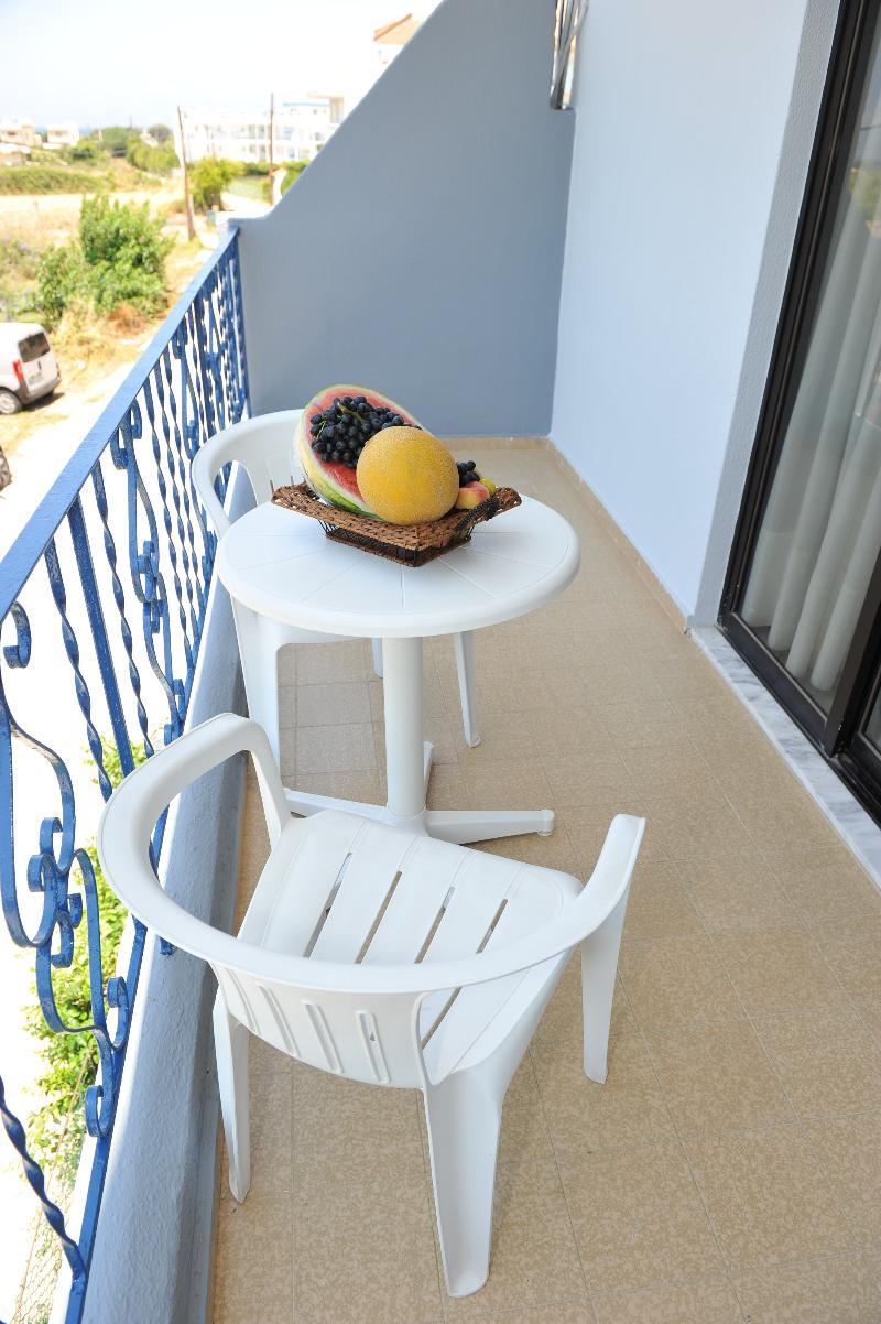 Maritime Hotel Apartments Petaloudes Dış mekan fotoğraf
